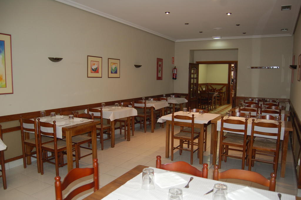 Bar Pension Restaurante Bidasoa Ιρούν Εξωτερικό φωτογραφία